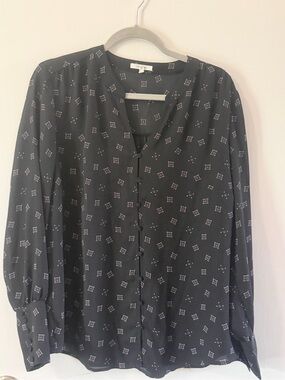 Women's Black Patterned Button-Front Blouse